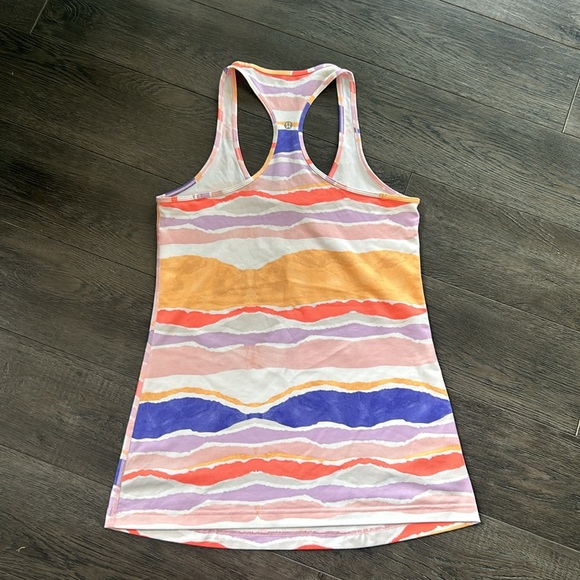 🍋 like new Lululemon tank - Picture 2 of 5